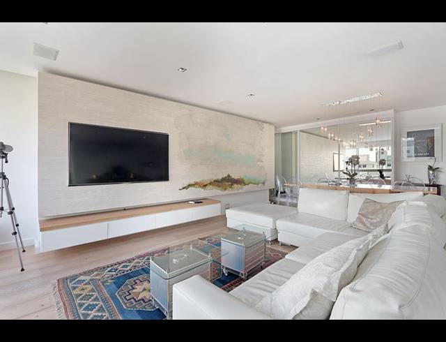 2 BEDROOM PROPERTY TO RENT IN SEA POINT